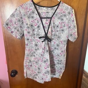 Xs Printed Scrub Top